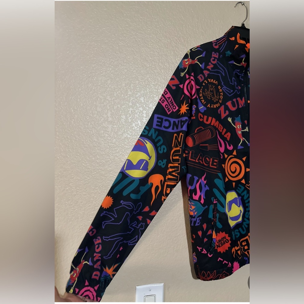 ZUMBA WEAR UNISEX FUN&SUNSHINE HIGH NECK ZIP-UP JACKET - Picture 6 of 6